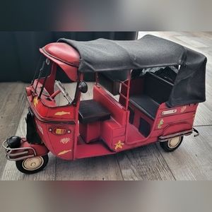 Tuk Tuk • Taxi • 3 Wheeler •